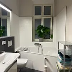 Grosse Stadtwohnung Direkt Am Mauerpark