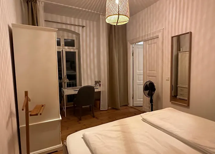 Grosse Stadtwohnung Direkt Am Mauerpark Appartement Berlijn